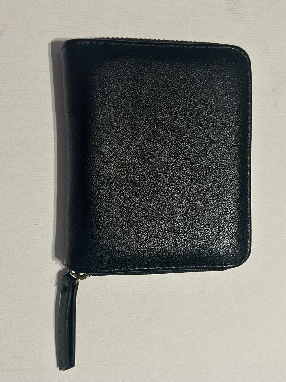 Frye & Co Black Zip Around Wallet Compact Faux Leather Card Organizer NWOT